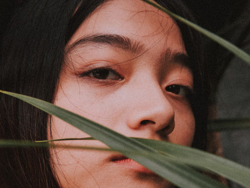 Mengapa parfum yang kamu pakai terasa cepat hilang padahal orang lain masih bisa menciumnya? Itu karena olfactory fatigue! Pelajari cara mengatasinya dan eksplorasi aroma baru di Klei Studio Academy.
