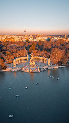 Image by Vitaliy Zamedyanskiy