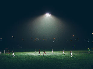 SOKKER: Liverpool word verneder terwyl Arsenal skitter in Kampioeneliga-aand