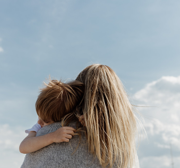 Fondatrice d'Evasion Douceur avec un enfant