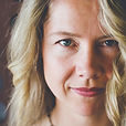 Femme de face