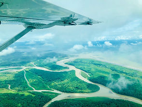Image de Traveling Tall Girl