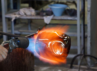 Atelier confidentiel d’un souffleur de verre des Montagnes du Jura