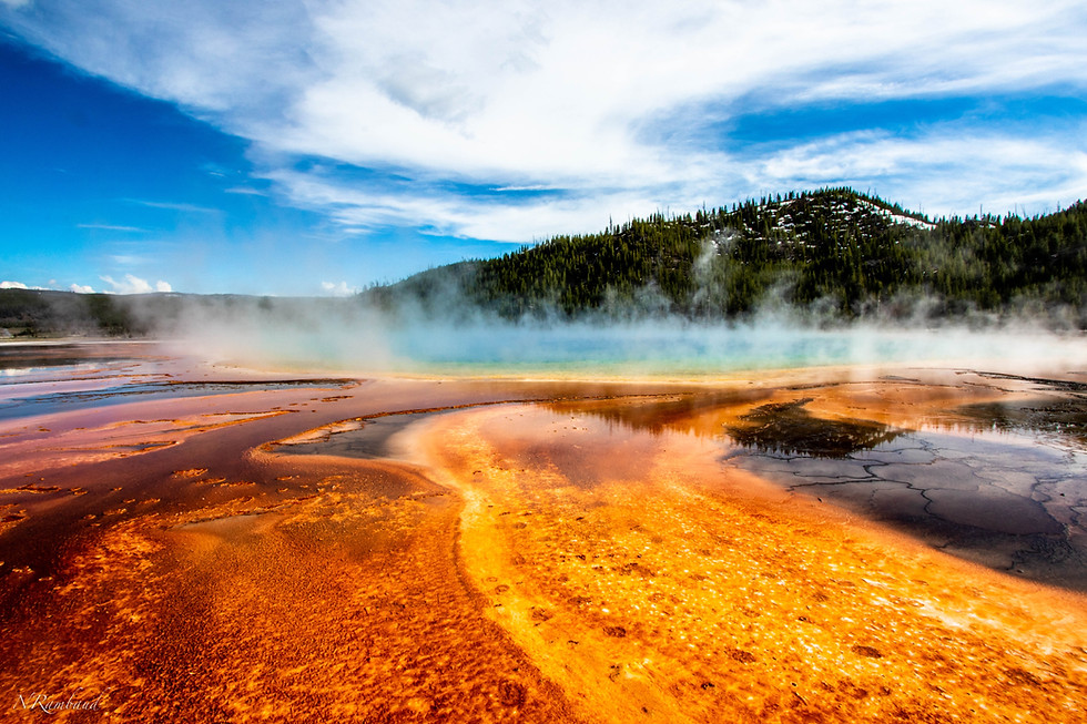 Vibrant Grand Prismatic Spring in Yellowstone