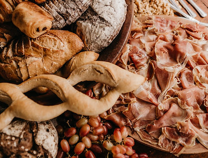 Italy, Oh Italy - land of la Vita Bella! Where style and flair live next to Michelangelo and Bellini. Where ancient Roman ruins stand next to Renaissance churches. Where picturesque hilltop towns look over verdant vineyards. The land where good food and wine are a way of life.
This tailor-made privately guided holiday through Italy will take you from the capital Rome to Florence, into the Val d’Orcia, Bologna, Modena and Parma. On the way you sample espresso, authentic pizza bianca and Roman street food, master the art of pizza-making, taste outstanding wines, learn to make authentic cantuccini, explore local food markets, watch paste being made before your eyes and learn about the art of crafting balsamic vinegar and Parma's prized culatello salami.
As with all our private tours, this sample itinerary can be completely tailored to create the perfect journey of discovery for you.