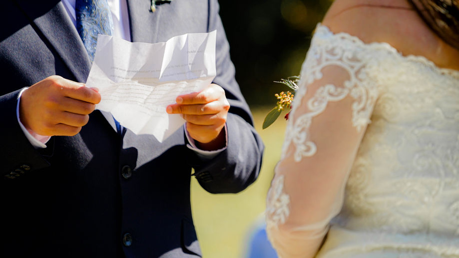 How to Write Funny Wedding Vows That Won't Make Your Loved Ones Cringe…