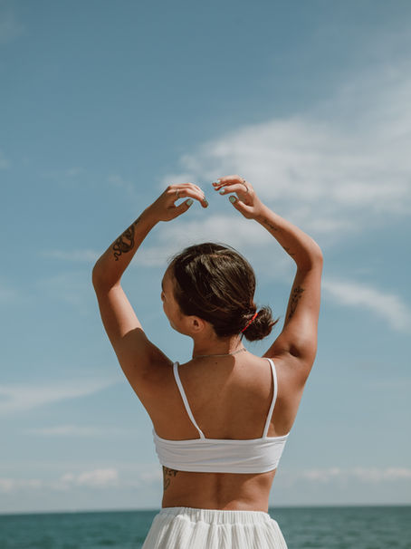 Reduce bloating & stubborn fat with this simple habit
