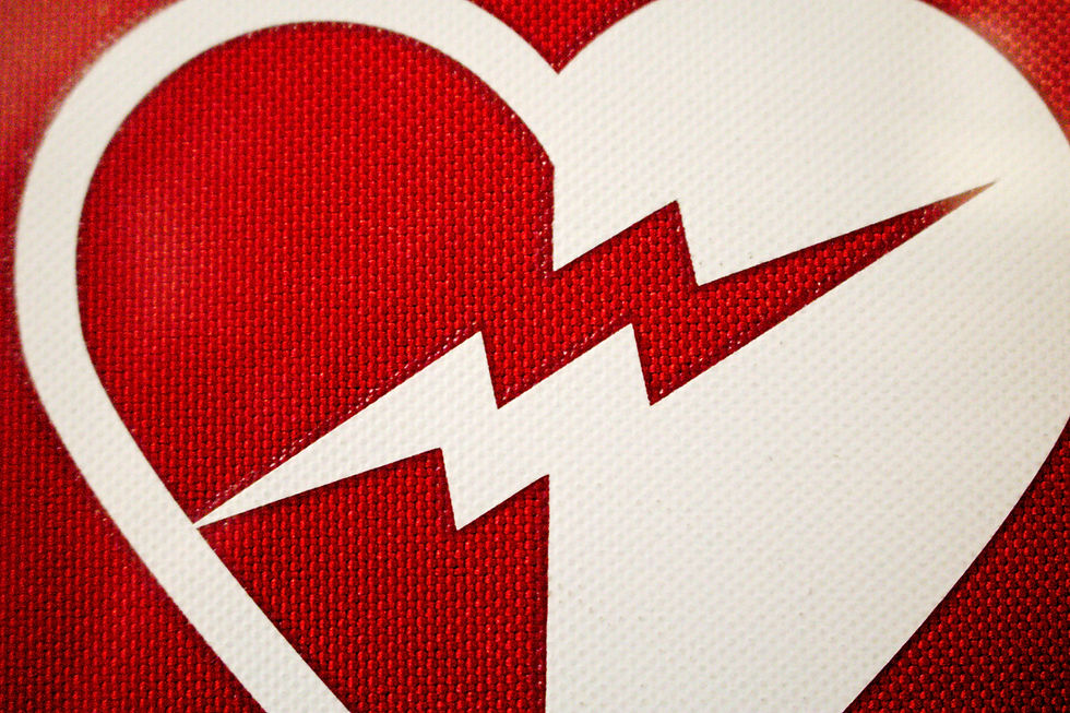coeur brisé rouge et blanc