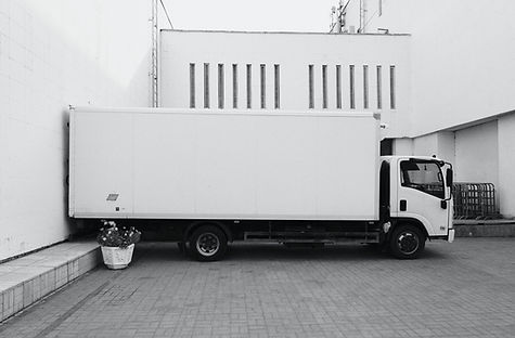 Image by Maxim Tolchinskiy