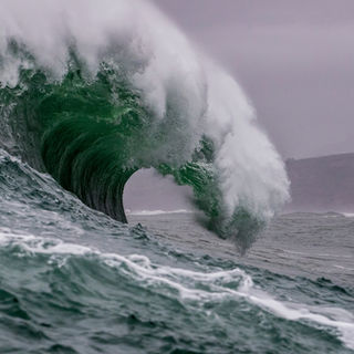 A giant tsunami wave forces a disabled man to swim 27 hours between uninhabited islands