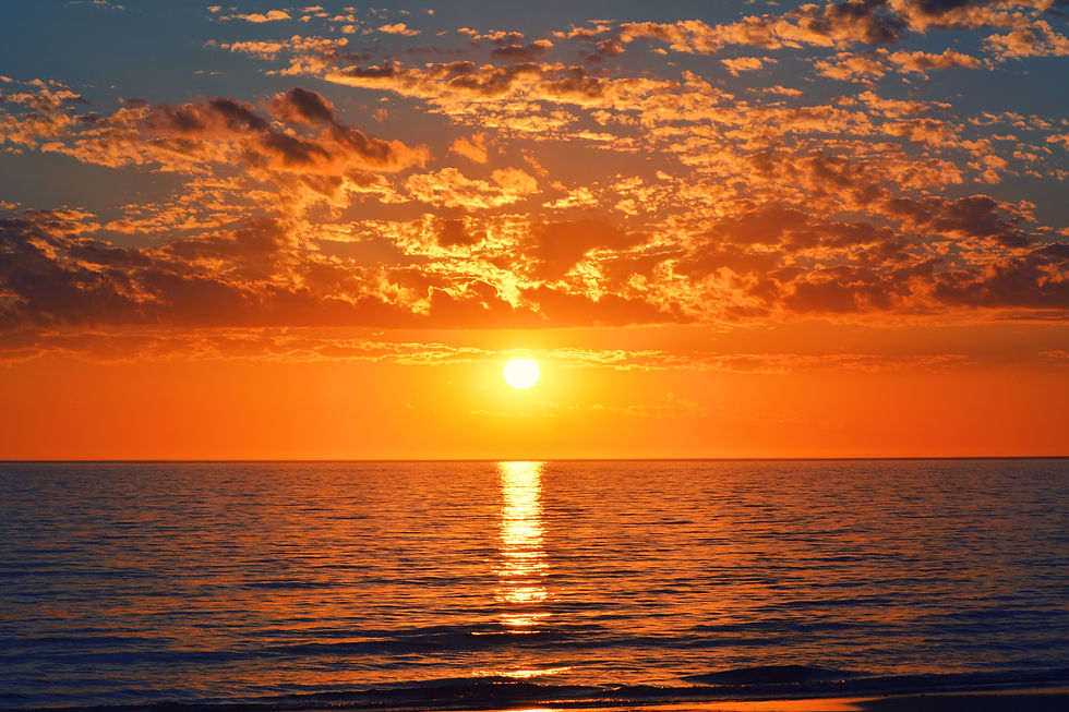 六甲の海辺の夕暮れ