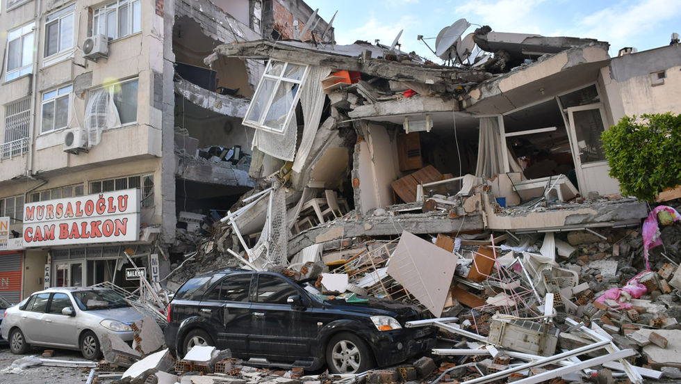 Giro Internacional: Sobe para 273 o número de mortos em terremoto na Colômbia; Europa e Oriente Médio enfrentam crises