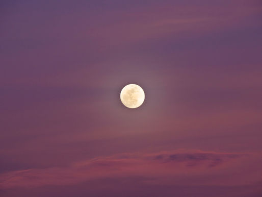 A Sacred Feminine Full Moon Ritual (& Journal Prompts) to Release, Renew & Reclaim Your Creative Power
