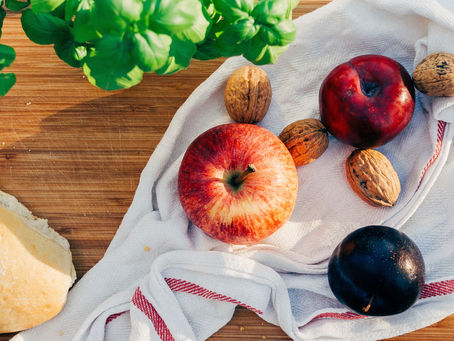 My 5 go-to Snacks to Curb Cravings and Balance Blood Sugars