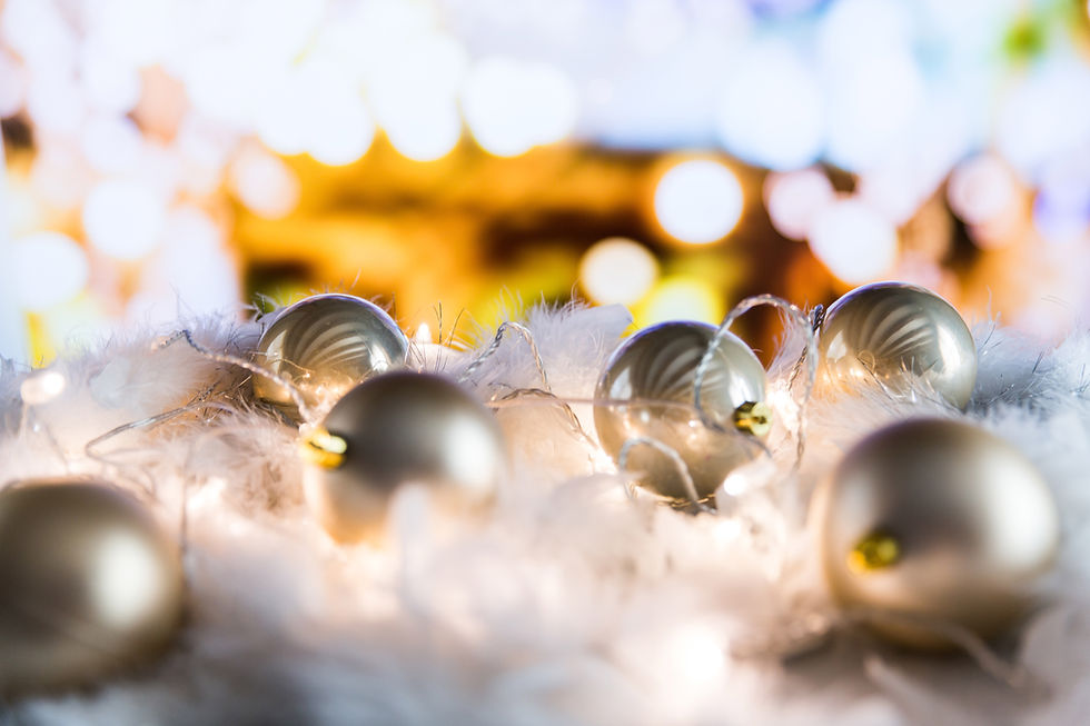 À l’approche des fêtes, il est temps de penser aux cadeaux qui feront briller les yeux de vos proches tout en respectant vos valeurs. La collection de Noël de MAYAM vous invite à célébrer cette saison magique avec des articles écoresponsables et chaleureux, conçus pour allier beauté, durabilité et respect de la planète. 🌍✨
