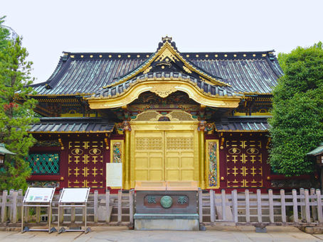 Toshogu Shrine in Ueno is 400 years old and dedicated to the memory of Tokugawa Ieyasu