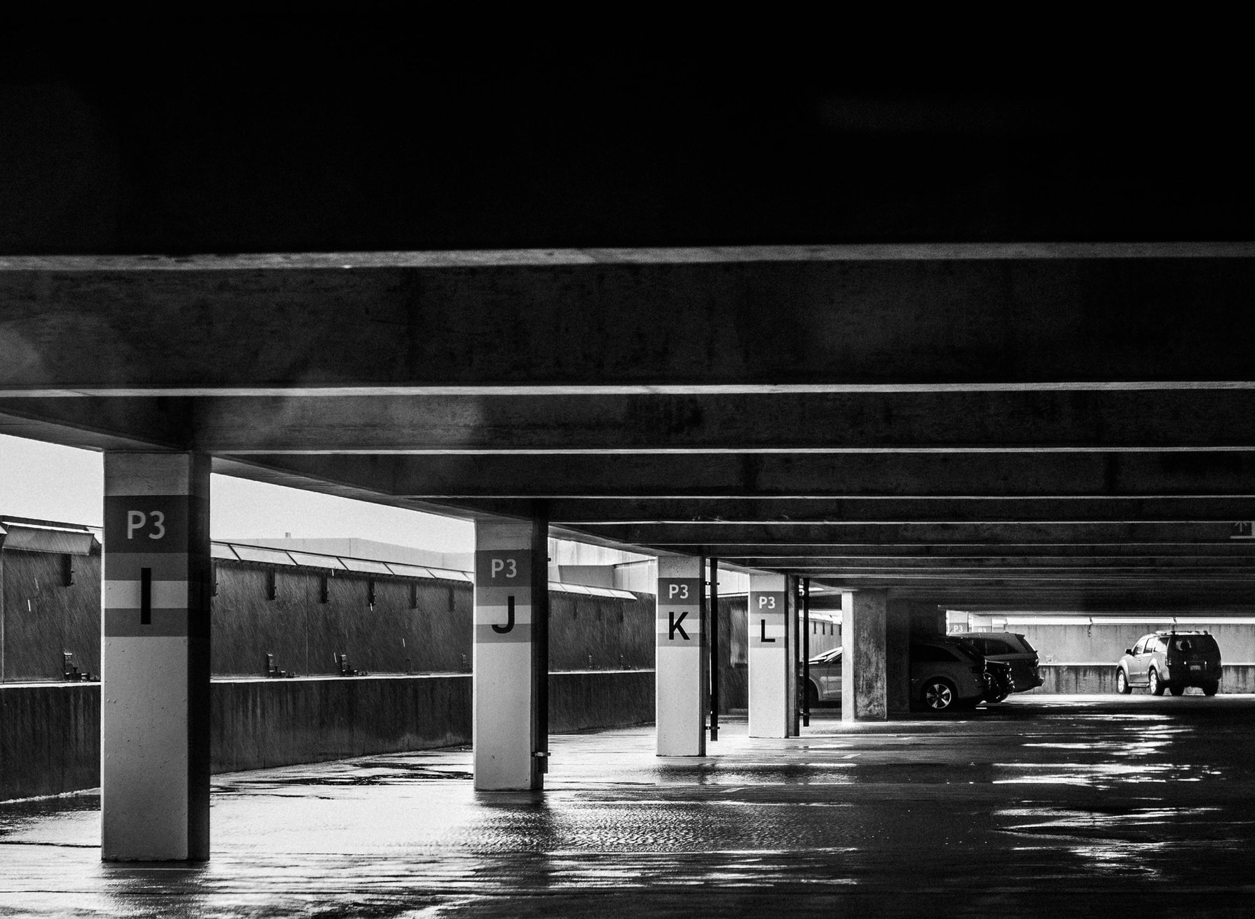 Cut the price of airport parking fees with secure peer-to-peer spaces
