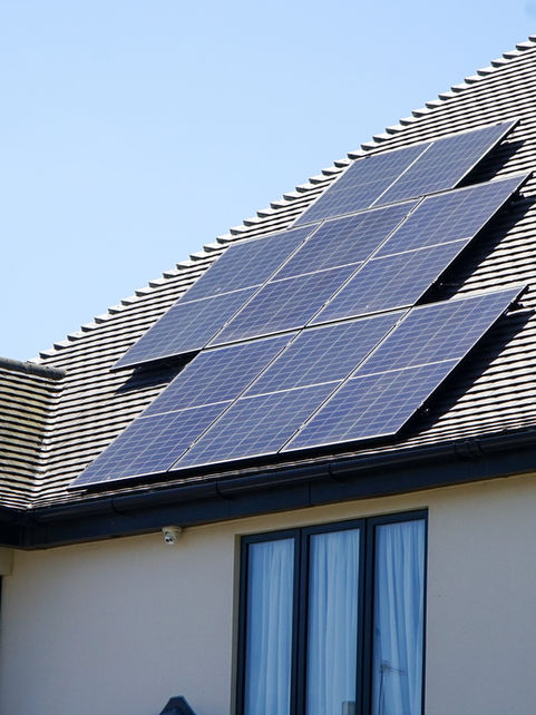 Sustainable Luxury: The Role of Solar Panels in Modern UK Home Design