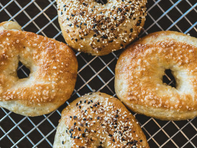 朝の目覚めに、焼きたてベーグルはいかがですか？