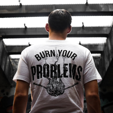 ESTAS SON LAS NUEVAS TENDENCIAS EN CAMISETAS PARA HOMBRES
