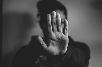 Gott wird von vorneherein ausgeschlossen! Stop, Gott, Hand, Geste