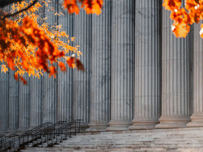 移民律师为客户申请移民保释的流程详解