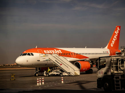 Plane News: easyJet Advert BANNED Over Misleading Cabin Bag Prices