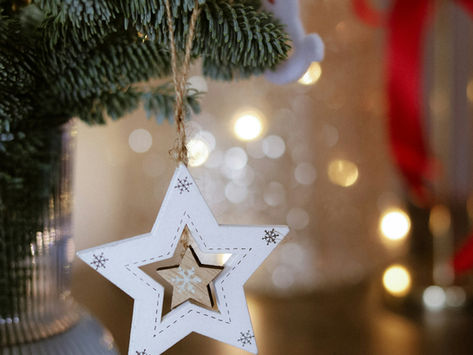 Saturday Writing Prompt - 21st December - Ornament Story