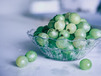 Bowl of green grapes