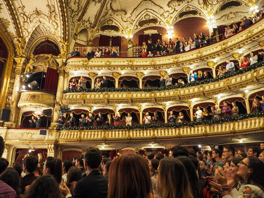 Hoy, DÃa Mundial del Teatro, no hay ni telones ni focos pero sà conservamos nuestros aplausos