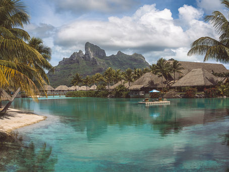 Escape to Paradise: The Setting of Waves of Desire