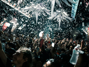 Les Grands Festivals de Musique à Travers le Monde : Une Célébration Éternelle
