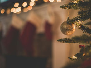 Navigating the Holidays with Loved Ones Living With Dementia: 11 Tips for Managing Gatherings and Reducing Overwhelm