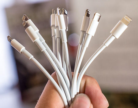 Stock of cables for sale at economical prices Universal/cable3 in 1 USB-C Cable 2 USB Ports Micro USB Cable Combo USB to Tyoe C cable