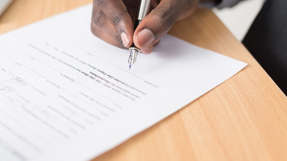 Contract Law 2040 First-Class Coursework Final and Final Exam 2020 (Awarded an 80)