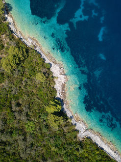 Image by Antoine Similon