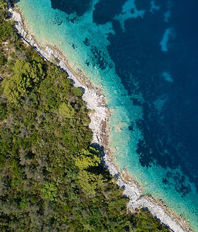 Image by Antoine Similon