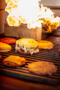 hamburguesas con queso a la parrilla