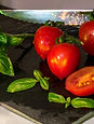 Image by Dennis Klein, FRISCHE KRÄUTER, FRISCHES GEMÜSE, BASILIKUM , TOMATEN,