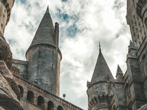 Astro Houses: medium coeli - imum coeli axis.