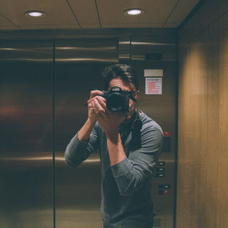 Why are there mirrors 🪞in elevators?