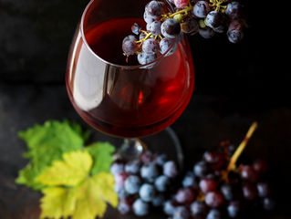 🍇 One Grape, Two Names: The Story Behind Wine’s Multiple Identities