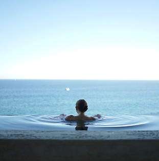 Image by Alex Bertha