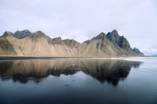 Image by Leon Rohrwild