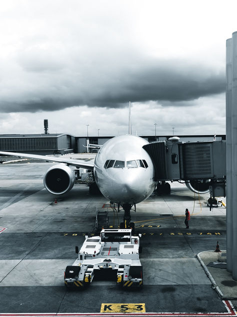 Airlines and the Net-Zero Horizon: From Compliance to Competitive Edge