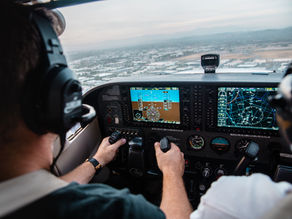 Reconversion pilote : budget et temps à prévoir pour préparer son anglais aéronautique