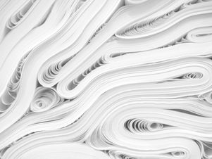 天然素材 vs 合成素材：介護肌着の素材比較