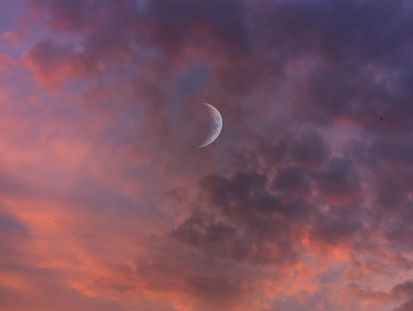 🌒 The Moon Is Still Out, But I'm Too Tired to Meet Her