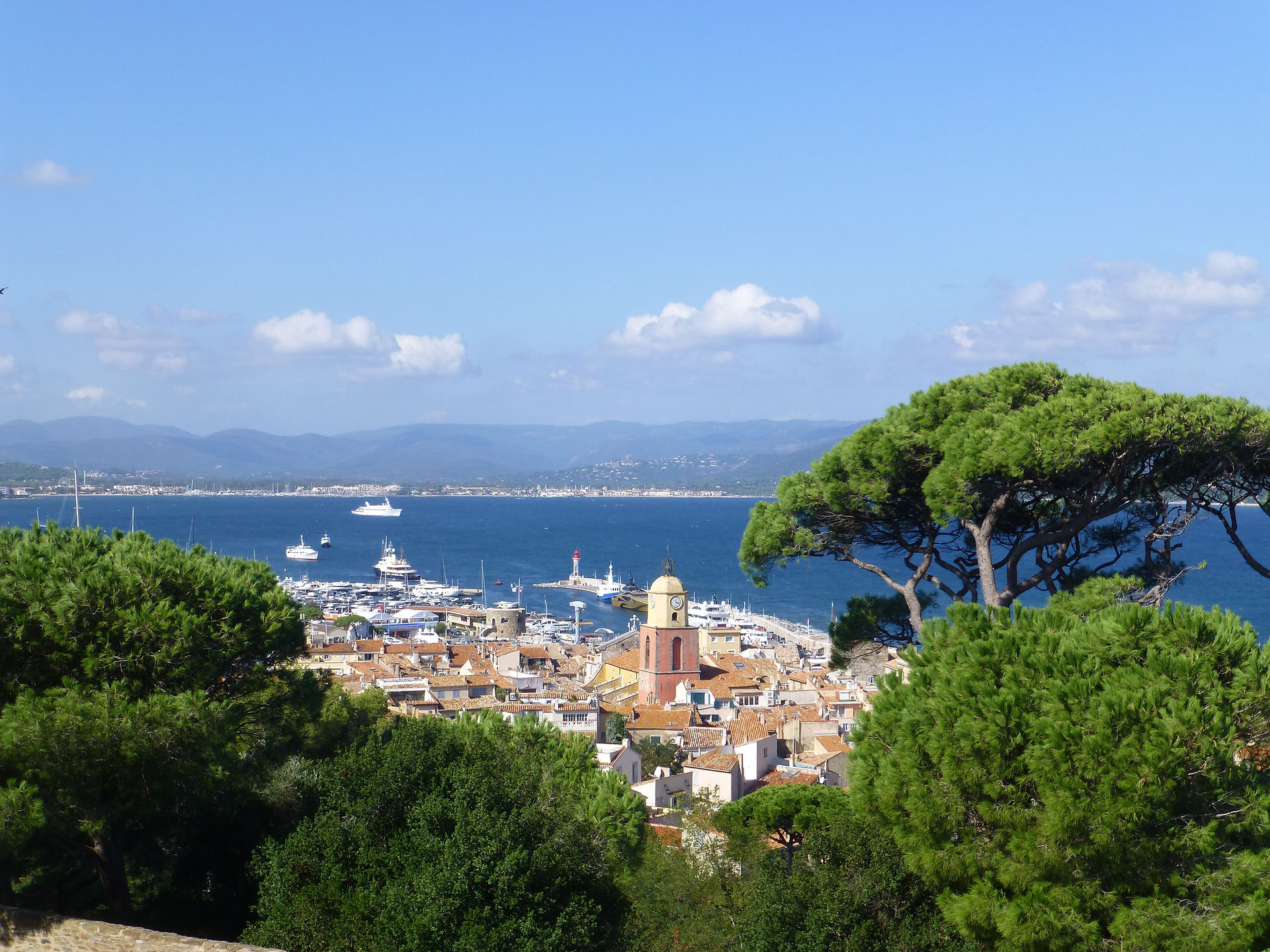 Destination wedding by the mediterranean