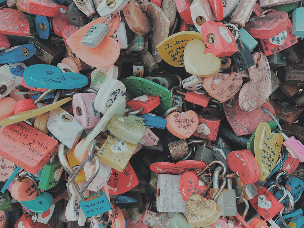 What to do on Valentine's Day Weekend if you're single and happy about it? Here are some tips on how to have the best Valentine's Day without a boyfriend.